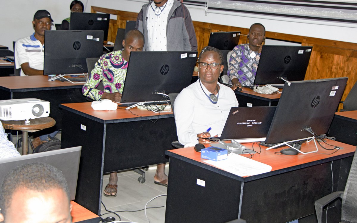 unfpa_benin's tweet image. Un pas de plus vers le dénombrement du #RGPH5 au Bénin🇧🇯. Traitement des données 📊📈cartographiques et découpage 🗺️des Zones de Dénombrement (ZD) en cours au laboratoire @insbenin avec l’appui de @WorldPop et @unfpa_benin

#JeComptePourLAvenir