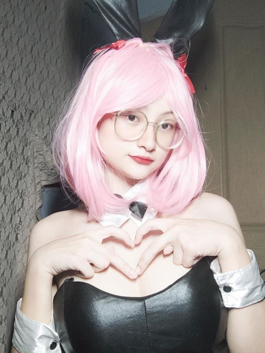 koniciwa >\<Bantu follow yahhh