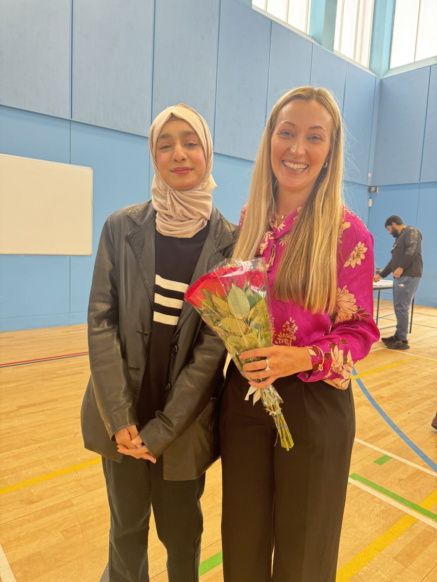 Flowers for a proud Principal 🌺

The joy our students and their families are experiencing is what makes education such a rewarding career choice!