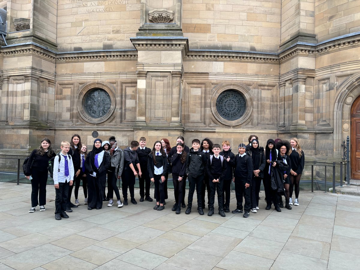 So the official photo of <a href="/HolyRoodRCHigh/">Holy Rood RC HS</a> 2nd Year &amp; 4th Year pupils <a href="/SarahCrossan/">Sarah Crossan</a> <a href="/edbookfest/">Edinburgh International Book Festival</a>. We assume that the pupil pointing to the space beneath him is doing so in a metaphorical fashion....but we can't be sure 😀! Session itself was great fun &amp; we're loving the free books!