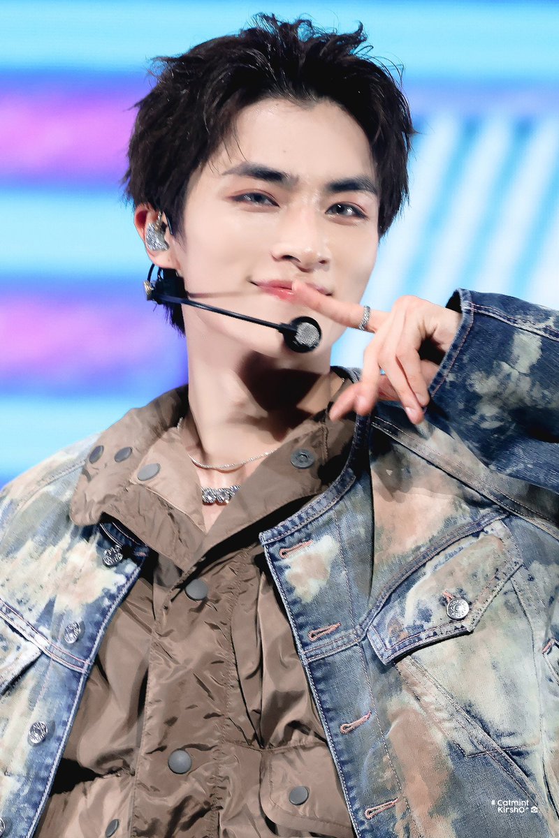 𝟮𝟰𝟬𝟴𝟮𝟭 𝗕𝗲𝗶𝗷𝗶𝗻𝗴

＃肖俊  #XIAOJUN  #샤오쥔 
 #シャオジュン #WayV_ONTHEWay_CONCERT