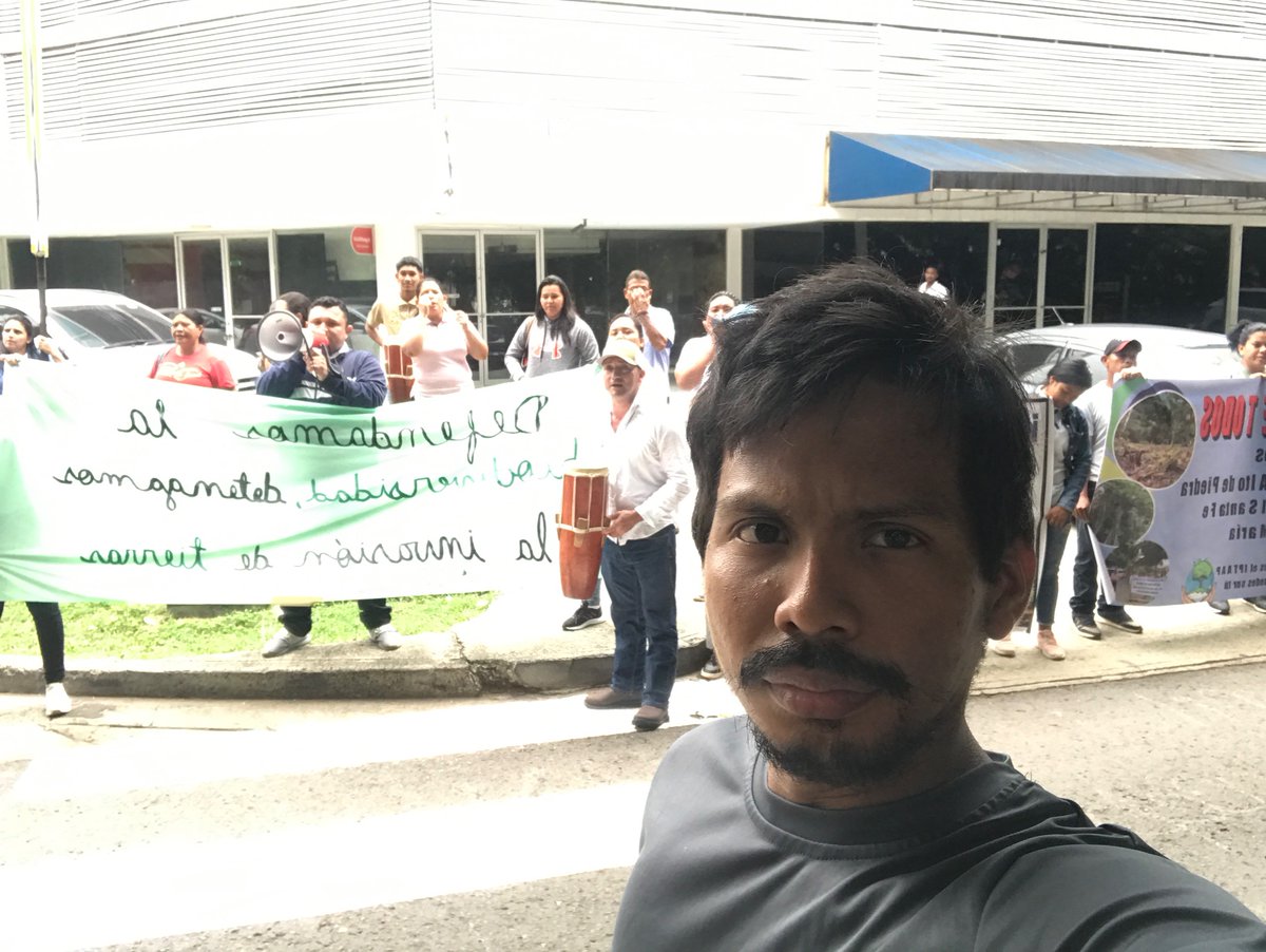 varga_3's tweet photo. #Panamavalemássinminería esta es la foto cuando estuve en el campamento antiminero luchando x el país haciendo vigilia día/noche VS First Quantum mucho en el país no saben pero soy uno d los  integrante q dio a todo a favor del país en q se hiciera justicia x los daños ocasionado https://t.co/21aS8O7dRj