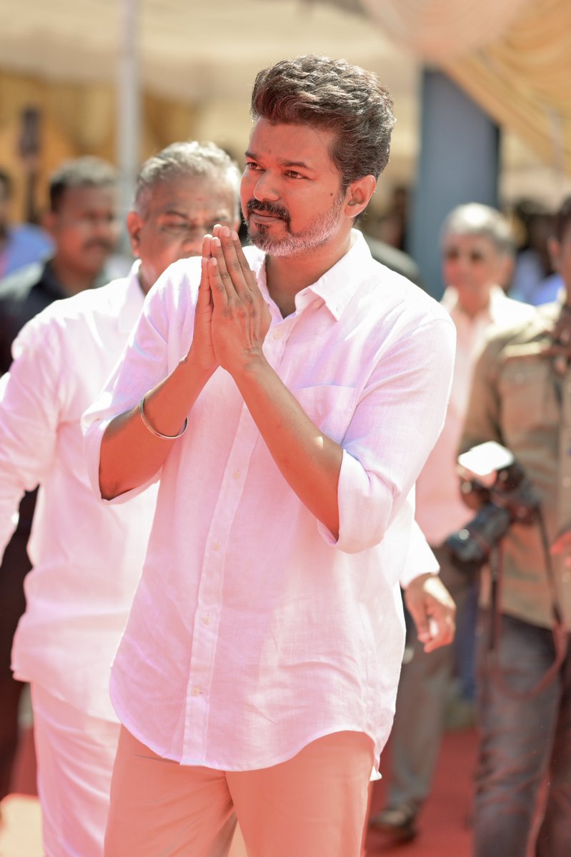 TheRoute's tweet photo. #TamilagaVettriKazhagam Flag Reveal ♥️

#Thalapathy @actorvijay sir https://t.co/9wvgFn9go9