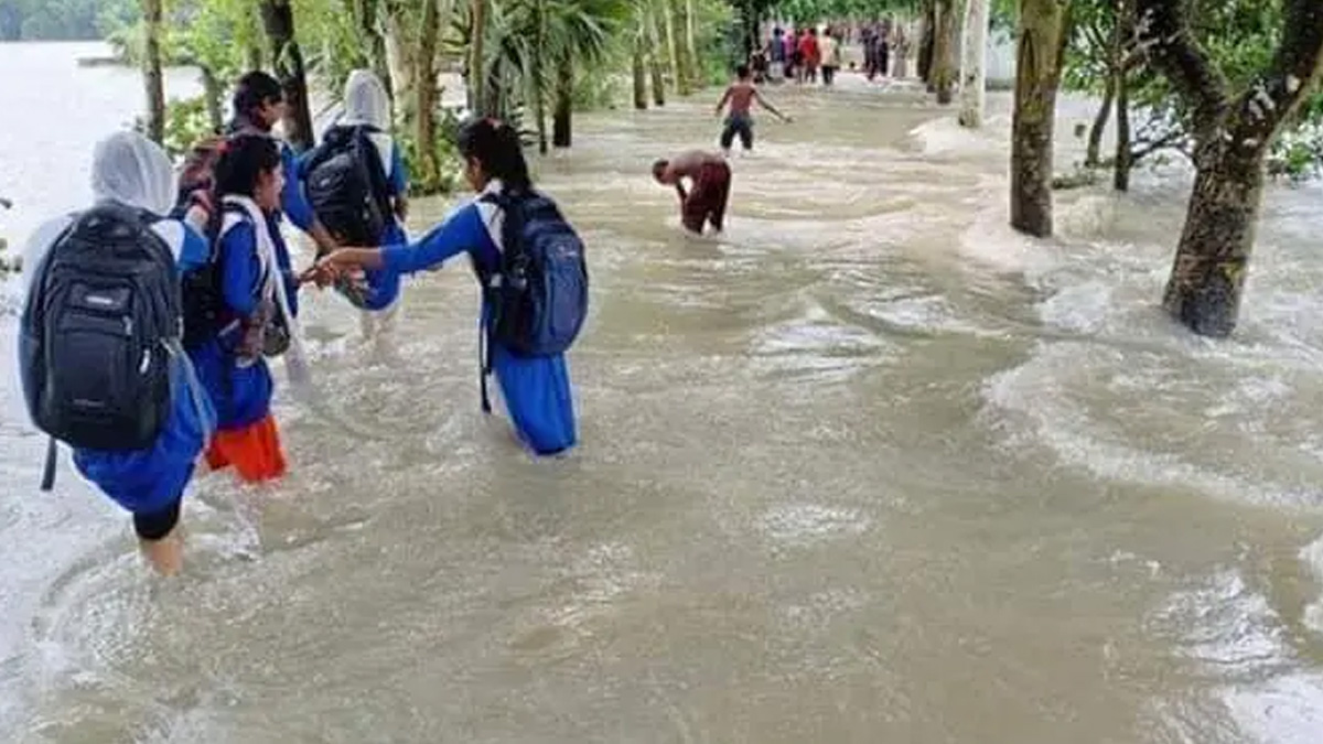 বন্যায় তলিয়েছে ফেনী-কুমিল্লা অঞ্চল