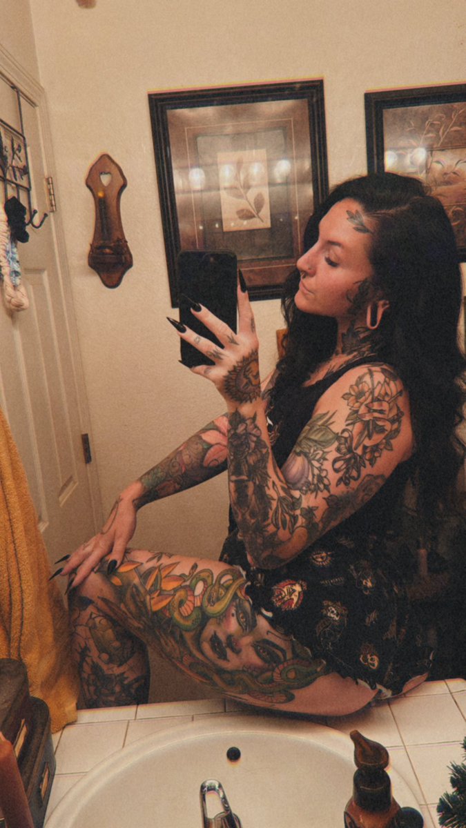 ladyylobes's tweet photo. Out here not being appreciated ✨ https://t.co/7nAif336VG