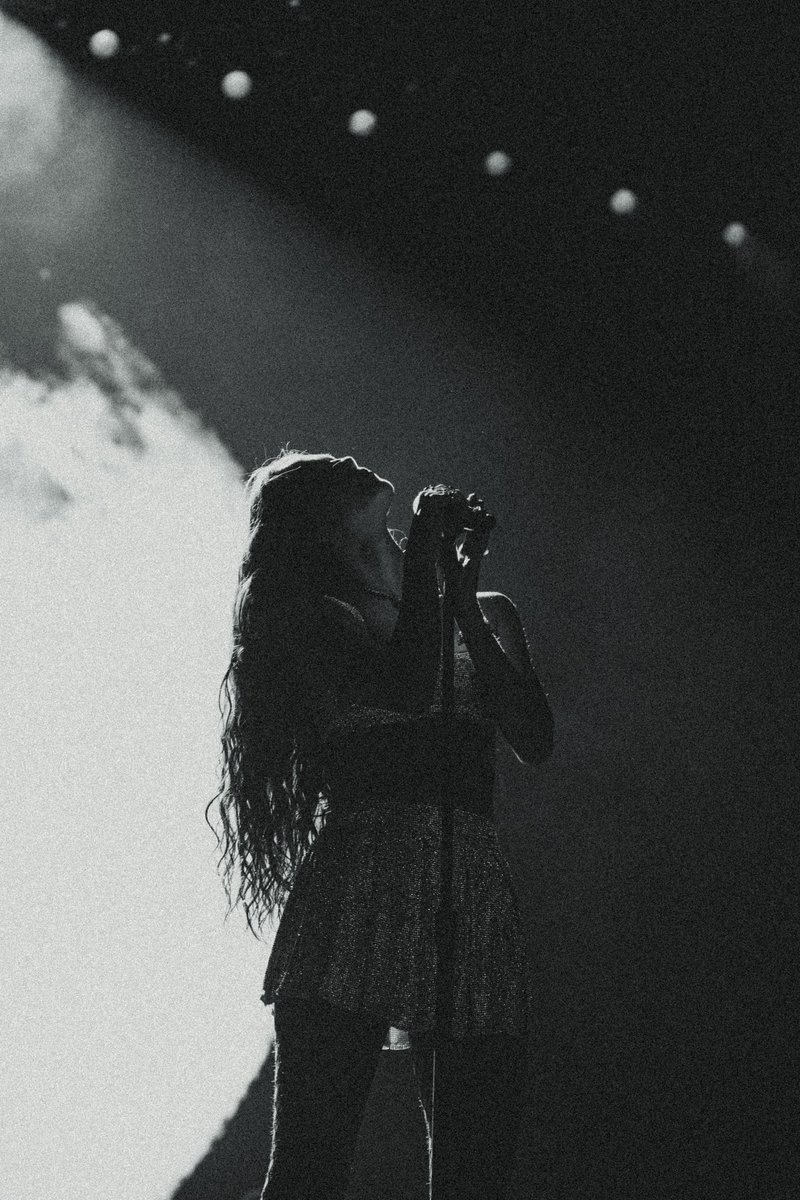 DailyRodrigo's tweet photo. Olivia will be back on stage on September 15th for #GUTSWorldTourBangkok!

— GUTS World Tour will resume for the fourth and final leg taking place in Asia/Australia in exactly 24 days in Thailand 🇹🇭 https://t.co/eFrokgFz83