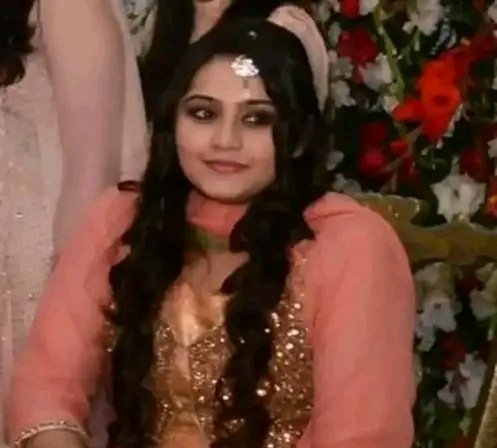 itx_miroo's tweet image. Guess who is she🙊🙊