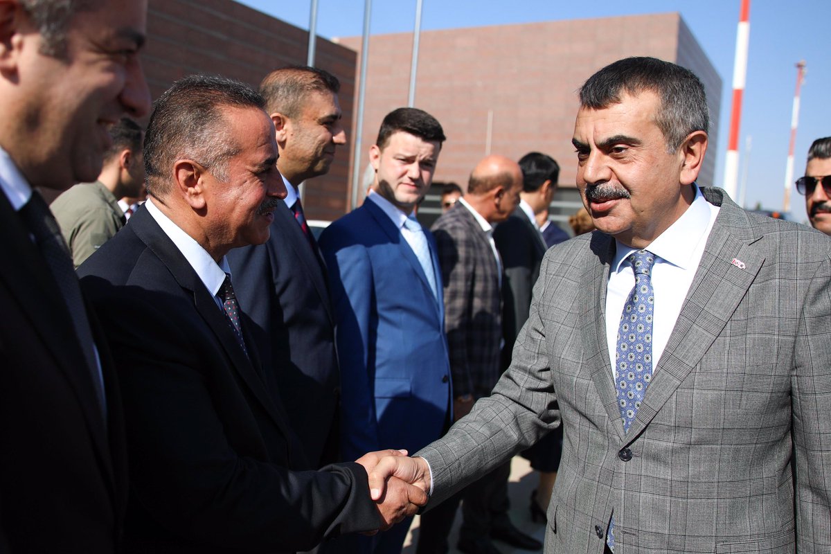 Bir dizi ziyaretlerde bulunmak üzere ilimizi teşrif eden Milli Eğitim Bakanımız Sn. Yusuf Tekin’i havaalanında karşıladık.

Gazi şehrimize hoş geldiniz Sayın Bakanım.

<a href="/Yusuf__Tekin/">Yusuf Tekin</a>

#Şahinbey #Gaziantep