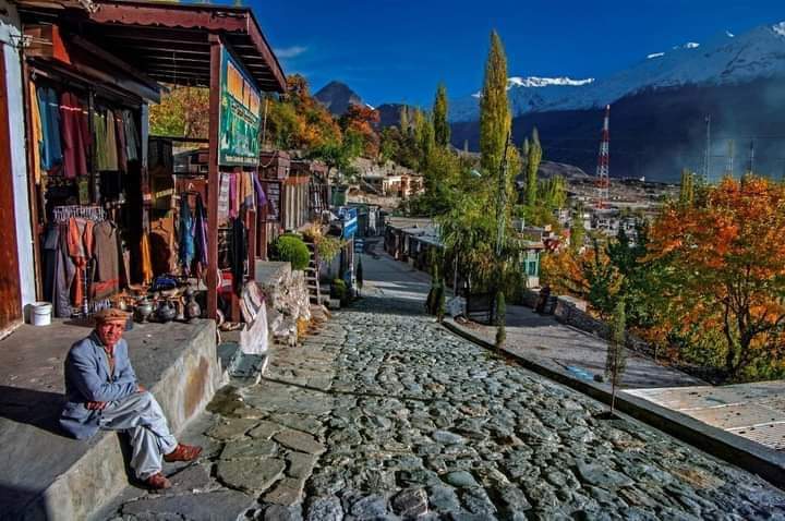 mountainedge9's tweet photo. Hunza Valley is famous for its long-lived residents, who attribute their longevity to the valley's pure water, fresh air, and healthy diet.
               Gilgit Baltistan📍 https://t.co/8GUcrtCyk7