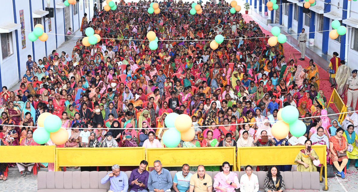 rameshwar4111's tweet image. गांधीनगर में बहनों के प्रेम का ज्वार...

#RameshwarSharma #huzur155