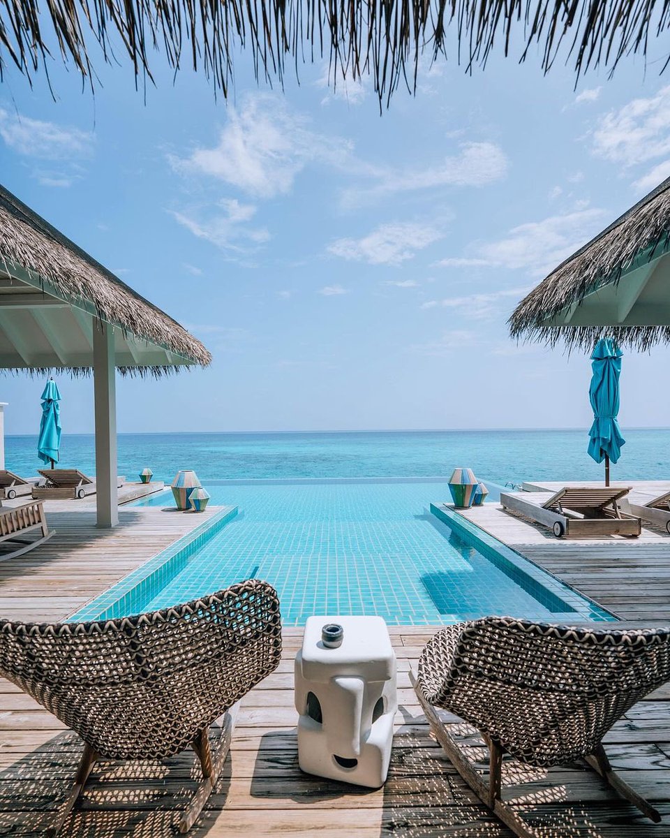 #صباح_الخير 

منتجع فينولهو #المالديف 

فيلا على الماء مع مسبح خاص