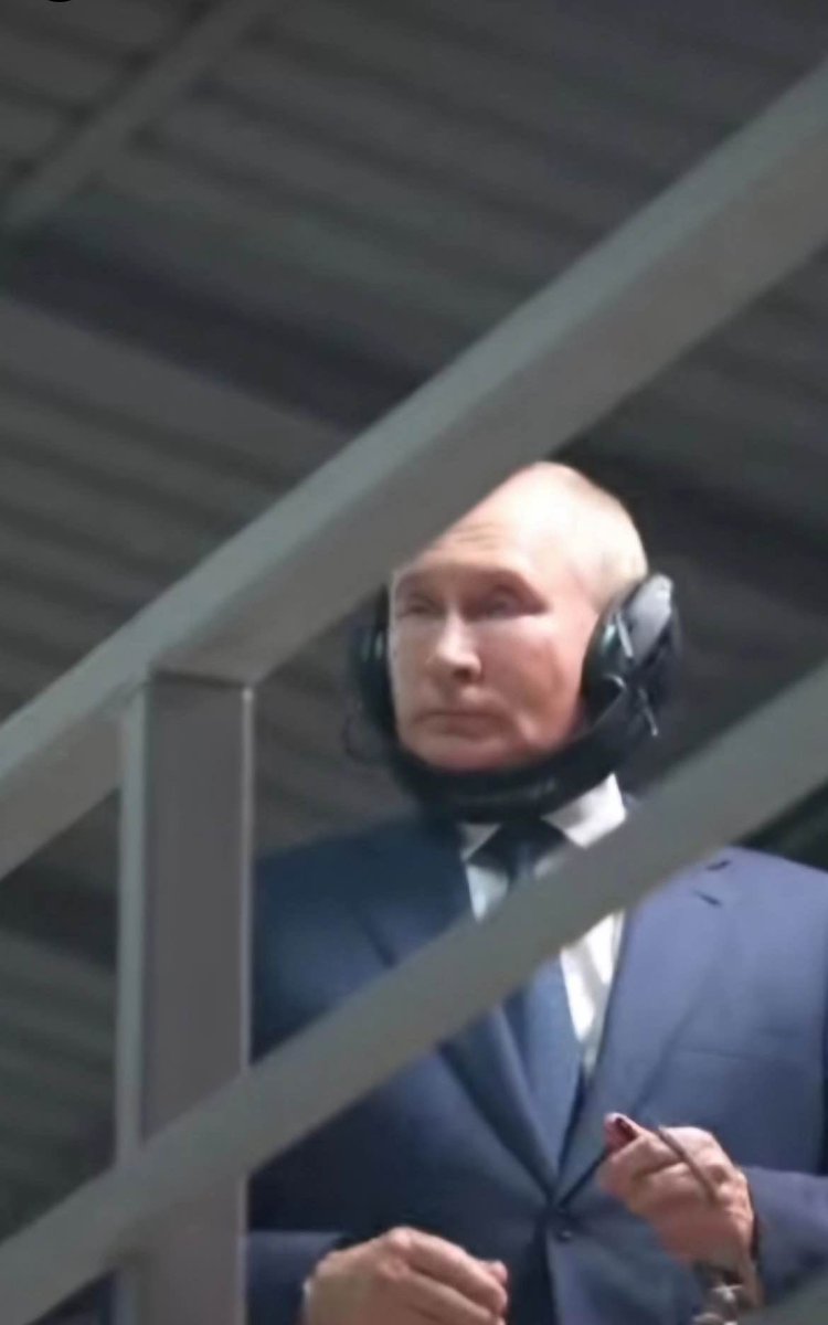 Rezolite's tweet image. Putin wearing earpro looks like sundowner from MGRR