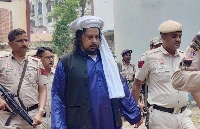 Akhilesh Singh on X: "अलकायदा इन इंडियन सब कॉन्टिनेंट की जड़ें कितनी मजबूत  है। पढ़िए और जानिए– तस्वीर में नीली कमीज में अब्दुल रहमान कटकी है ...