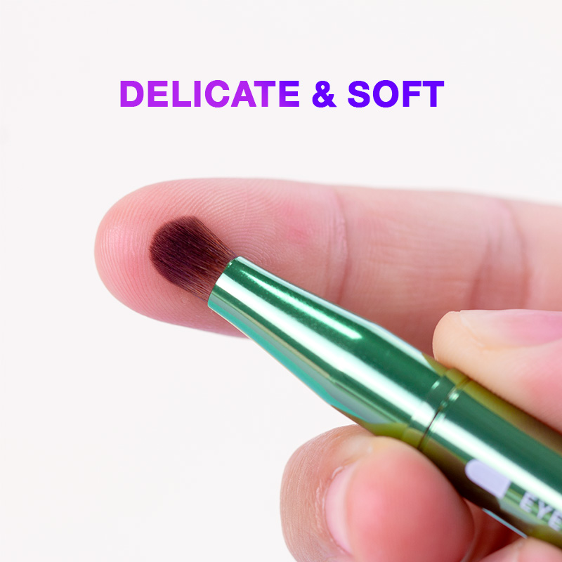uniquecolors_'s tweet photo. 💕Versatility 4-in-1 Eyeshadow Lip Brush Set!💕
Say goodbye to cluttered makeup bags and hello to streamlined beauty with our 4-in-1 Eye &amp; Lip Makeup Brush.

#makeupbrushes #makeuptool #lipbrush #eyebrush #beauty #cosmetics 
https://t.co/1gyKmfhFQ7 https://t.co/rcPij7iNWu