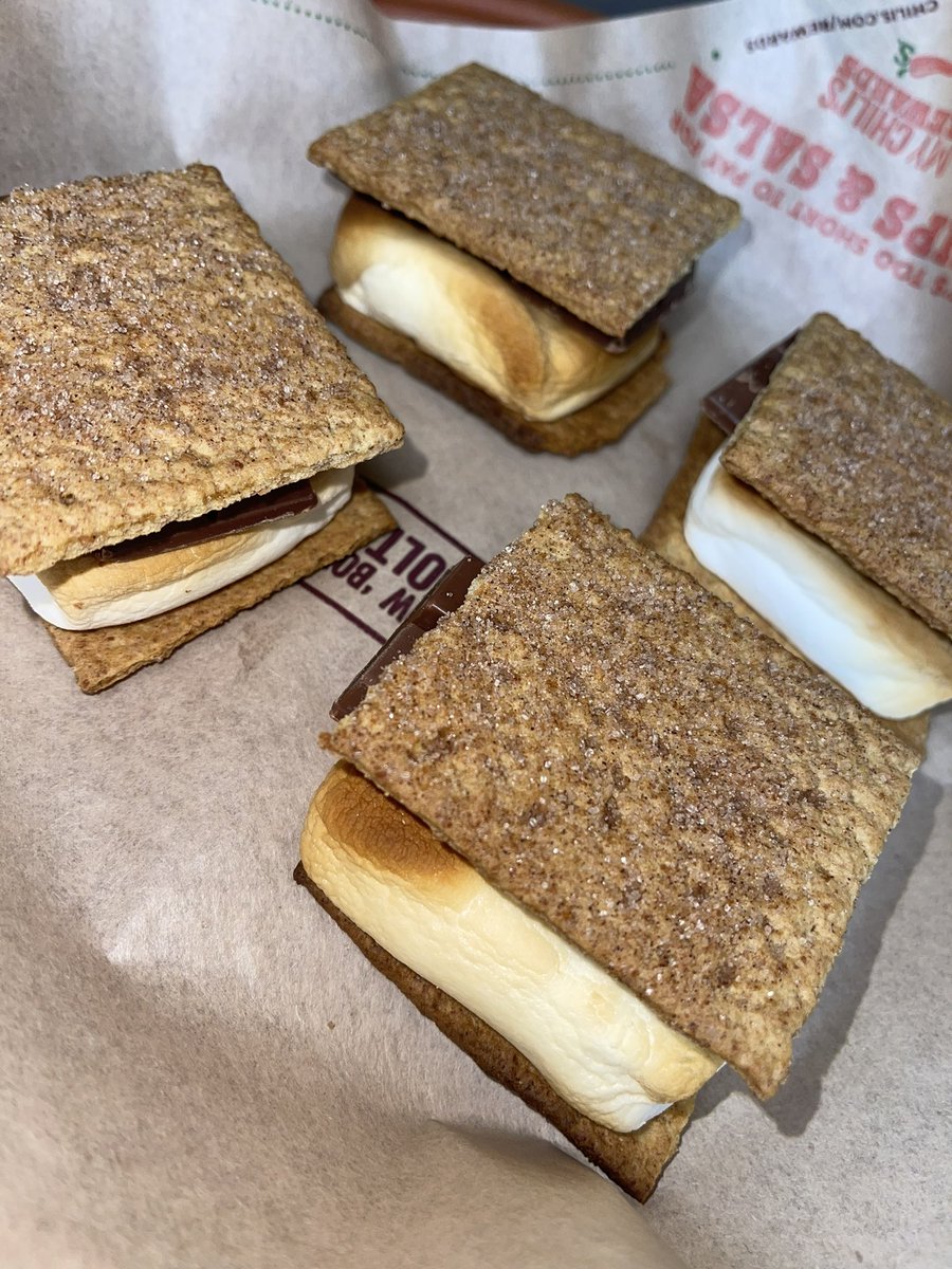 Ross_Kim_'s tweet photo. Did someone say S’mores?! 
•
Hersey✅
•
Reese✅
•
Snickers✅
•
Kit-Kat✅
•
#culturematters
#1856
@DazioDevin https://t.co/NCU80mBGP0