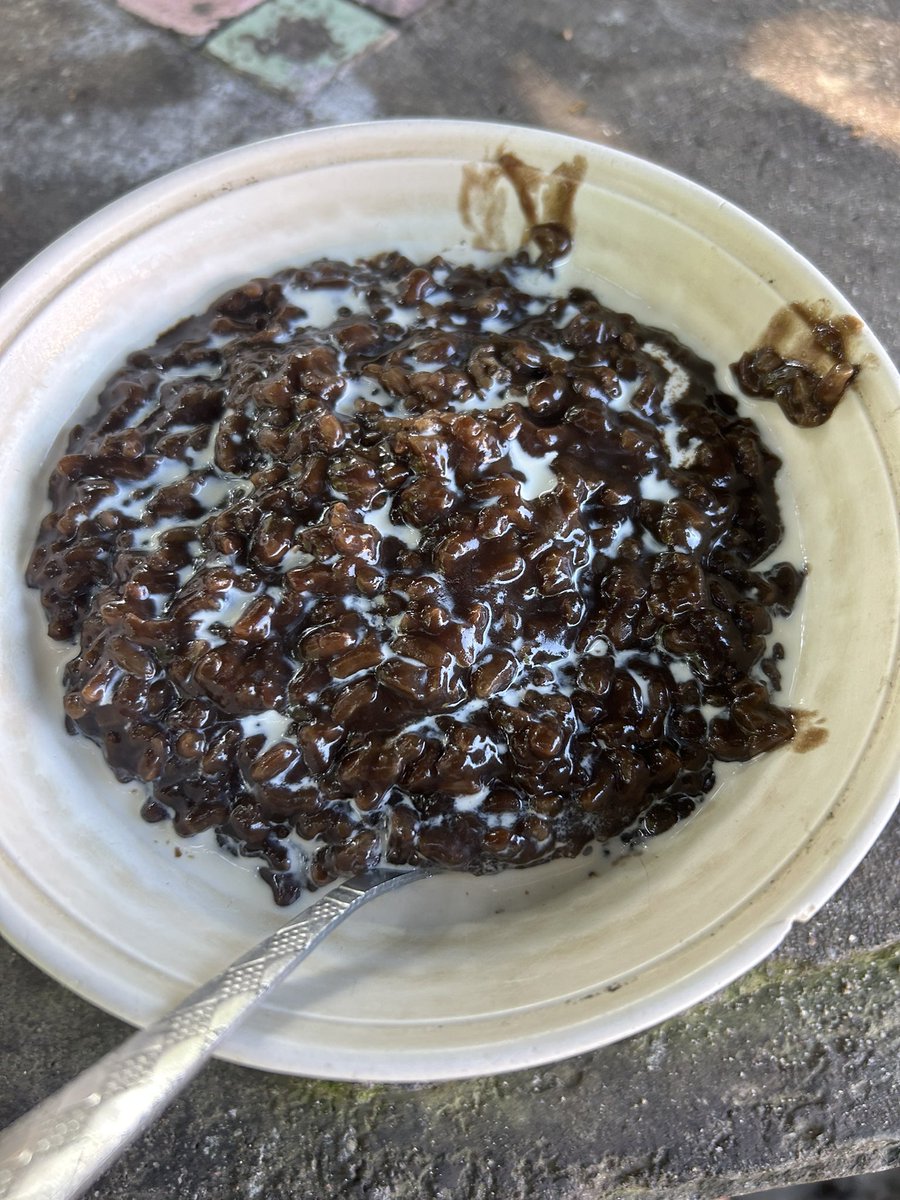 kusao_journal's tweet photo. チャンポラード　チョコライス　食べ切れたことない https://t.co/PbYd0btLTX