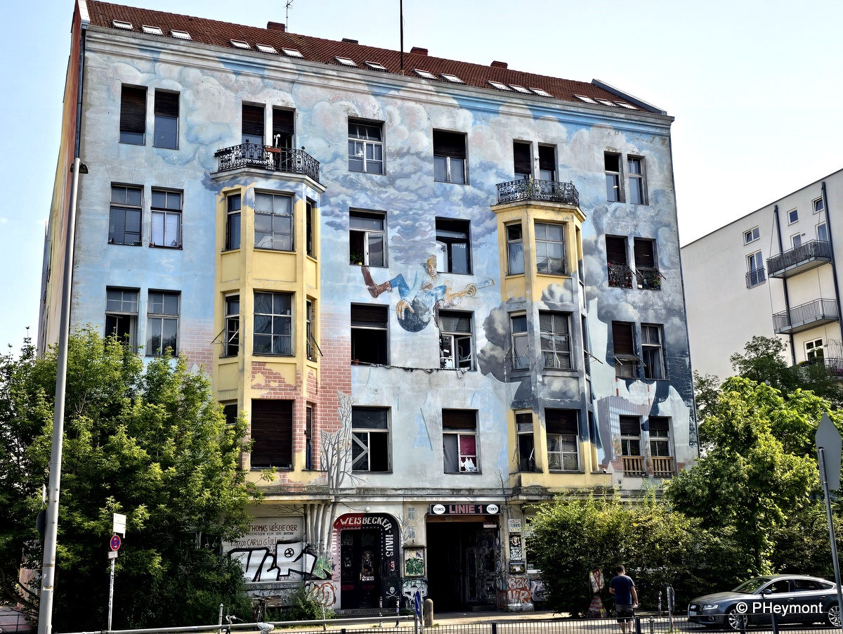 TravelGumbo's tweet photo. #GumboOnTheGo! #ttot
#SkyIsFalling? #DramaticFacade #Berlin
TravelGumbo
By Travelers, for Travelers
https://t.co/1jZ90ruJPd https://t.co/bA9KcR1yZj