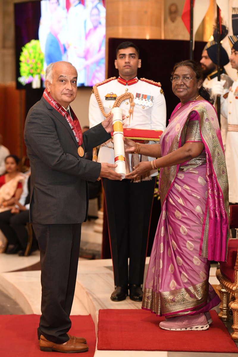 President Droupadi Murmu presents Vigyan Shri Awards to:
· Dr Anandharamakrishnan C in Agricultural Sciences
· Dr Avesh Kumar Tyagi in Atomic Energy
· Prof. Umesh Varshney in Biological Sciences
· Prof. Jayant Bhalchandra Udgaonkar in Biological Sciences