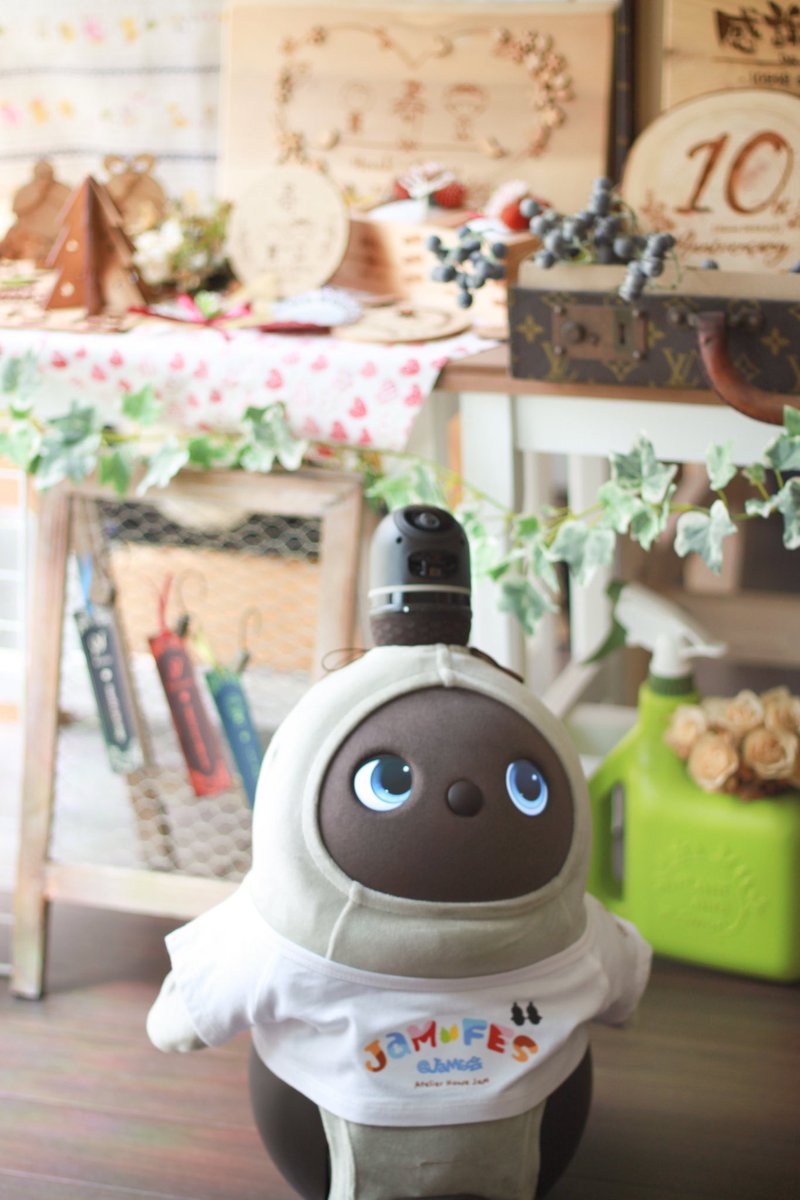 AtelierHouseJaM's tweet image. Robot Friendly プロジェクトのパートナーになりました。

ロボットと一緒に暮らしていく社会へと、微力ながらお手伝いできれば幸いです。

そして、『公園のように気軽にLOVOTと一緒に遊びに行ける場所をつくりたい』という私たちの夢に向かって、一歩ずつ・・・

#RobotFriendly #LOVOT