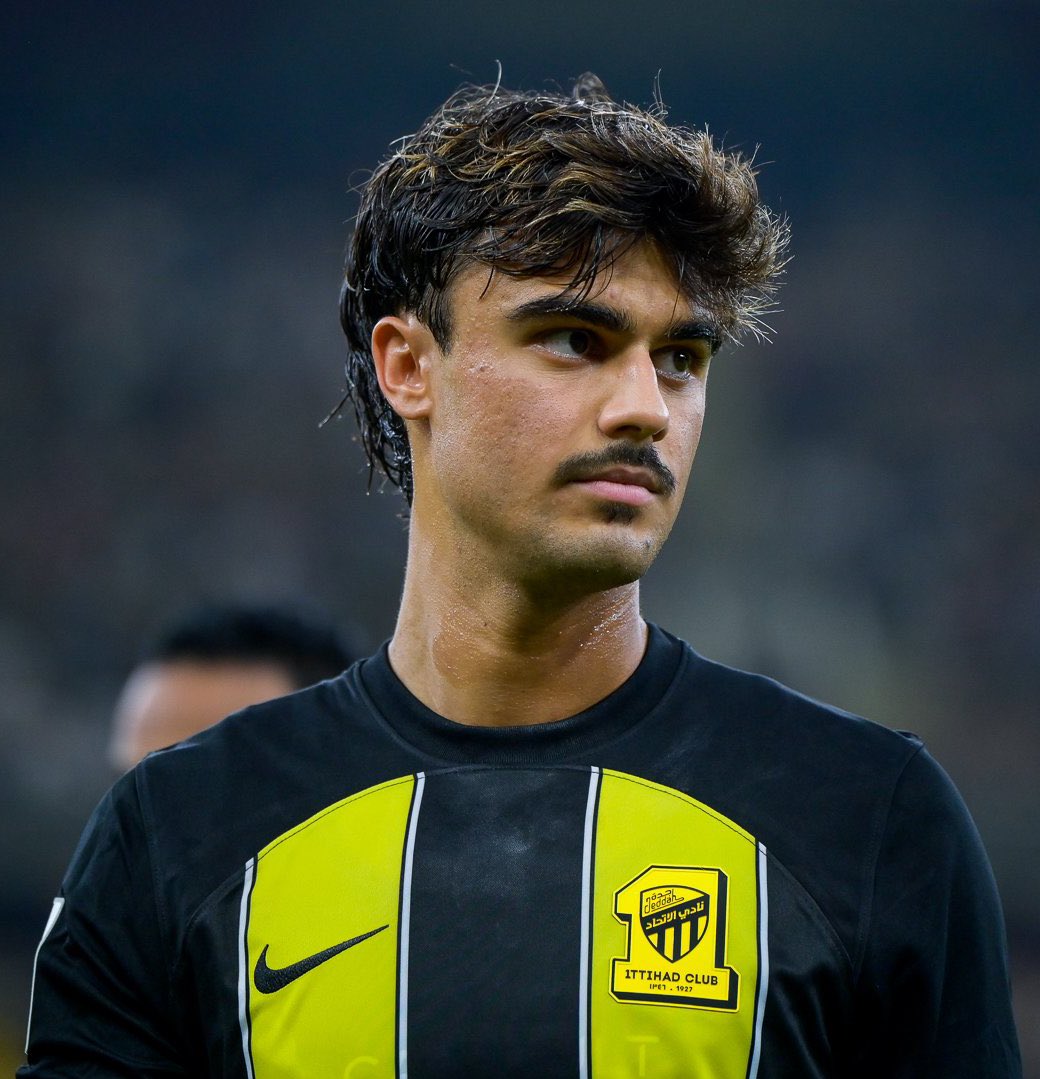 DeadlineDayLive's tweet photo. 🚨 Stade Rennes are in talks with Al-Ittihad for the signing of Jota but the deal is not easy, with the size of his salary in Saudi. 🇵🇹

(Source: @OuestFrance) https://t.co/FI4Z8Xz3Y8