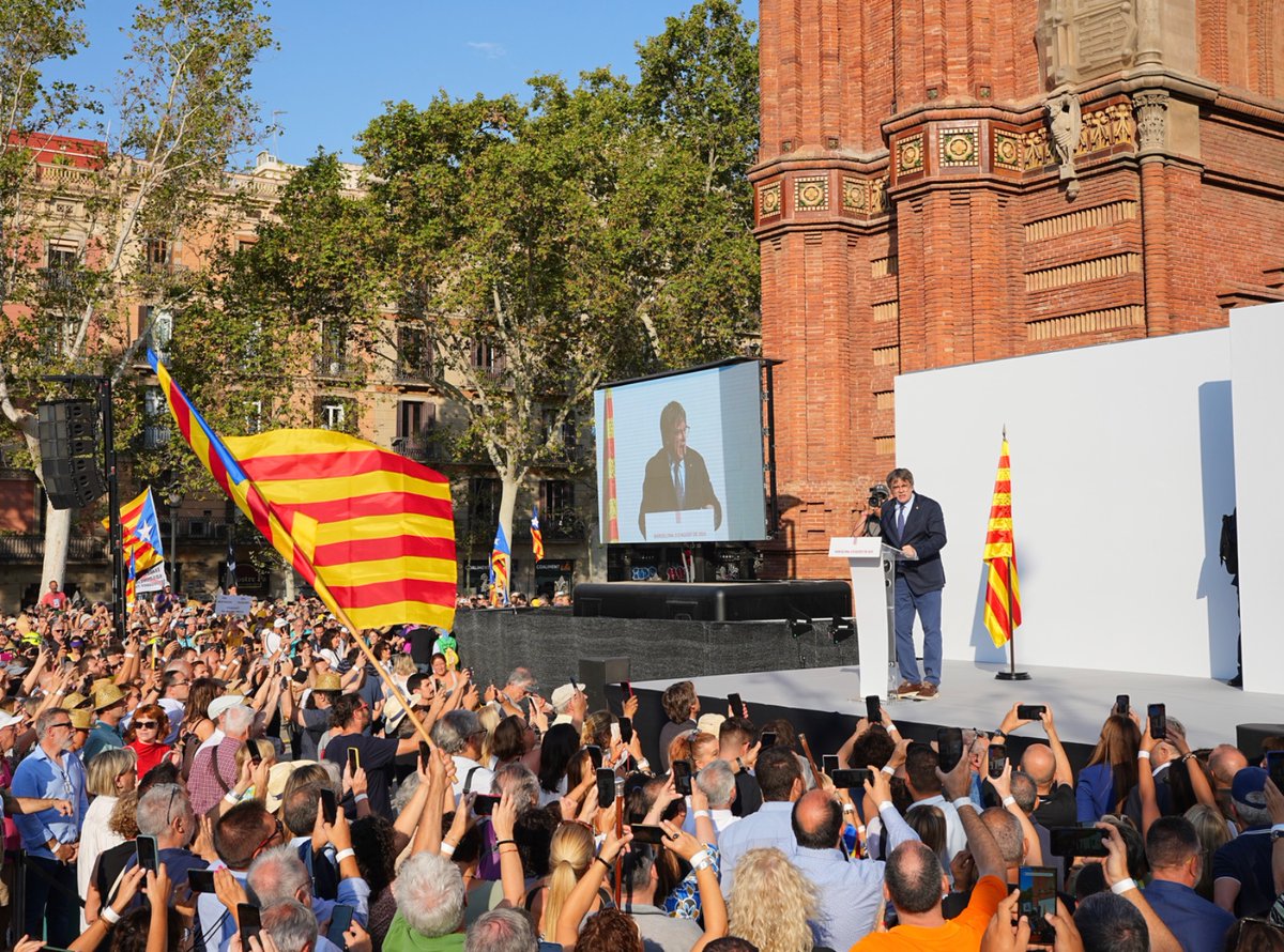 🔴 REGISTRA'T | Tenim molta feina per davant, i som molts els que exigim seguir i culminar el camí. Ni les represàlies ni els cops d'estat híbrids ens faran recular en el nostre compromís amb la independència.

✅Registra't! dades.consellrepublica.cat/register
 
➕Ajuda'ns!
