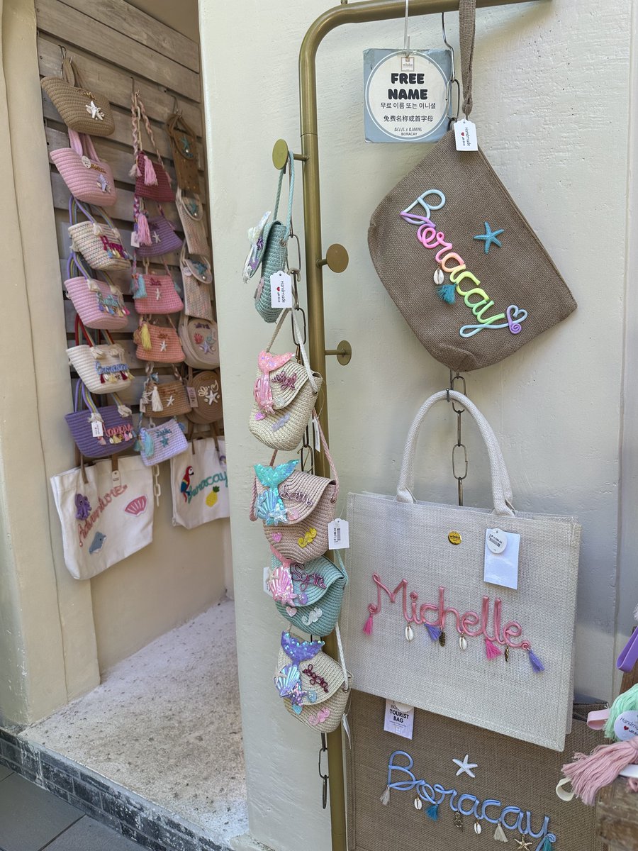 aeouis's tweet photo. this little shop in boracay https://t.co/pdCoii4LCT