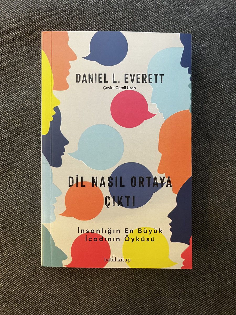 #yenikitap 

Dil Nasıl Ortaya Çıktı? 

Homo Sapiens’ten önce Homo Erectus vardı. 60 bin nesilde dil denilen şey ortaya çıktı. Meseleye antropoloji, nörobilim ve arkeoloji gözlüğünden bakan harika bir kitap 

<a href="/c_uzen/">Cemil Üzen</a> çevirisiyle <a href="/babilkitapyayin/">Babil Kitap</a> tan çıkma