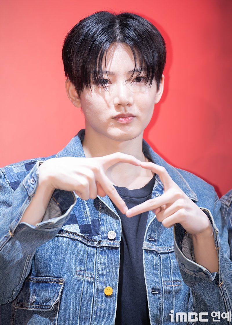 트레저 준규, 훈훈 하트 #트레저 #TREASURE #준규 #재혁 #지훈 [iMBC 직찍]

⬇️고화질 Click Plz⬇️
adenews.imbc.com/M/Detail/42766…