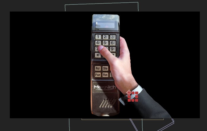 mxwllYT's tweet photo. Picking up and dialing the phone is just footage of my hand. Everything else, but the phone, is MJ generated (even the sleeve). 

Phone is photo, with custom logo, that masks between buttons unpressed/ pressed plates. All tracked to the hand. https://t.co/aQ9DBlYlRs