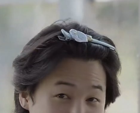 jimin with a hair clip 🥹