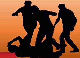 yespunjab's tweet photo. Liquor mafia assaults six policemen, excise officials in Bihar
#LiquorMafia #Assault #policemen #Exciseofficials #Bihar #Yespunjab
https://t.co/j30dmGFpXy https://t.co/ezkvRwcHsC