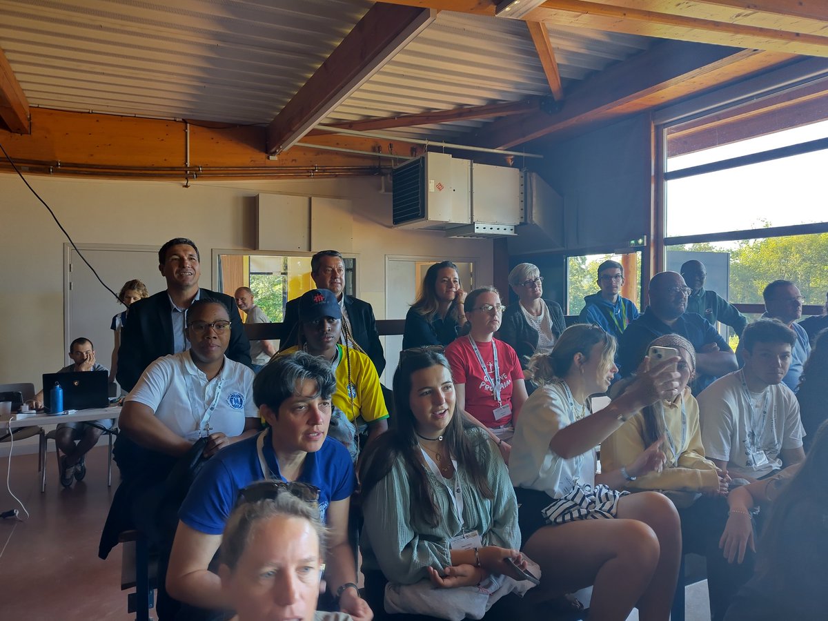 Famille de Don Bosco tweet media