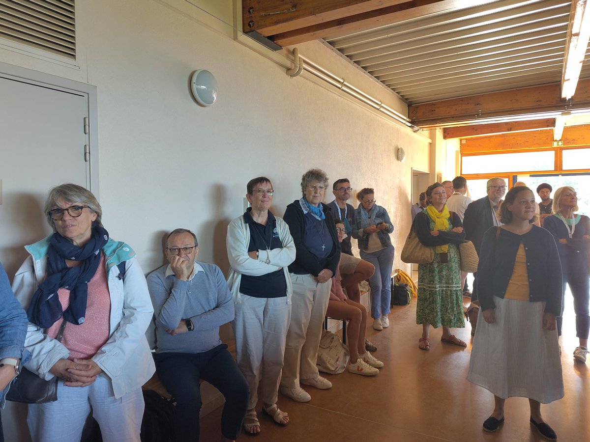 Famille de Don Bosco tweet media