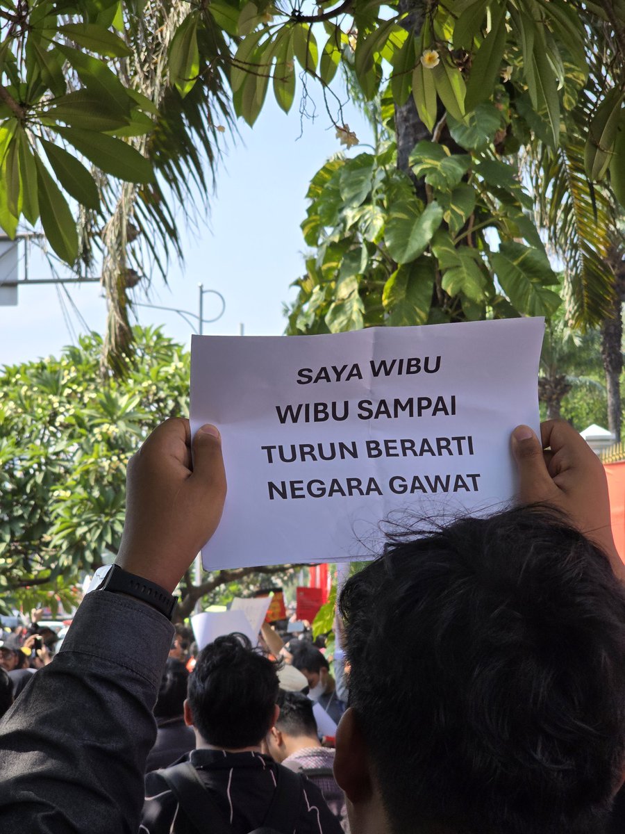 BosNasroel's tweet photo. #Wibu bersatu
#KawalPutusanMK https://t.co/GSNJqRs2FY