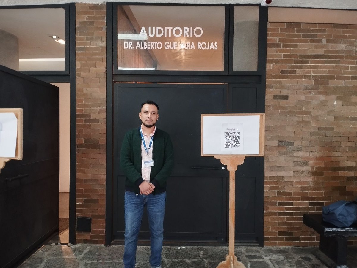 Nuestro compañero, Rubén Orlando Rubio Cuevas, ya está en el 1er Congreso de Investigación de la <a href="/InvestFacmed/">Div de Investigación</a>, en el que estaremos encantados de acercar a los interesados nuestros servicios de análisis bioinformáticos.  

¡Os esperamos!  

#Bioinformática #NGS