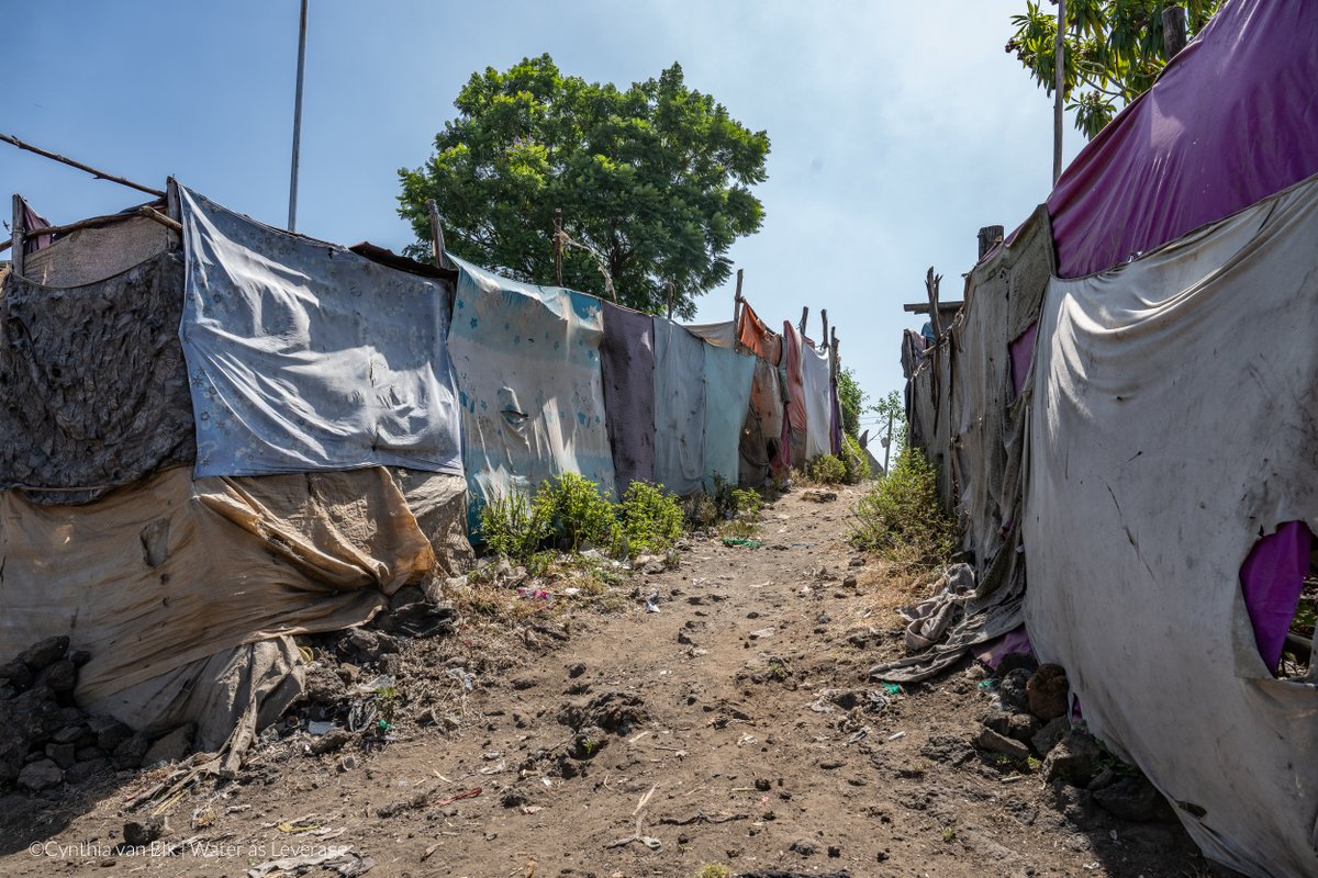 Menengai Crater faces floods, landslides, &amp; pollution due to deforestation, heavy rainfall, &amp; industrial runoff. Informal settlements near Gioto Dumpsite worsen green cover loss. Urgent action needed for sustainable urban dev &amp; ecosystem protection. #WaterAsLeverage #Nakuru #RVO