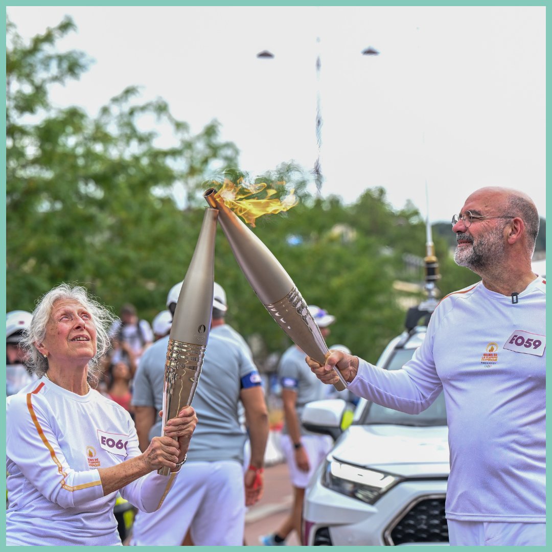 CH_Versailles's tweet photo. [Retour en Images]✨🔥L’une des nôtres porte et transmet la flamme olympique ! 🔥✨

Le Dr. Boutot, notre médecin du SAMU-SMUR et anesthésiste, a eu l'honneur de porter la flamme olympique le mardi 23 juillet. Nous sommes extrêmement fiers de partager cet événement avec vous!🏅❤️ https://t.co/RNktFAIqCj