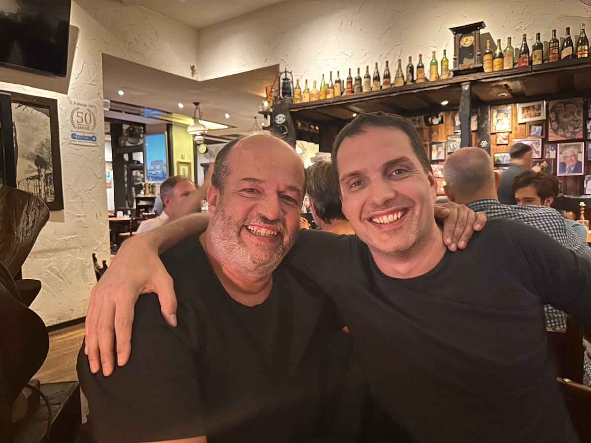 oderiviere's tweet photo. Life is chaos. Yesterday, I entered a restaurant away from the show and after 15 years I bumped into David Nadal, Creative Director of Alone In The Dark 2008. We almost cried! https://t.co/2bKfHtxAEq