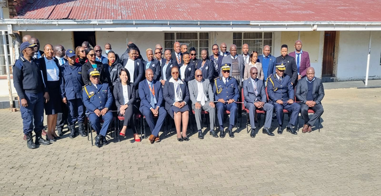 UNODC_ROSAF's tweet photo. Grâce au soutien de l'UE, nous renforçons la gestion des frontières au Lesotho pour lutter contre la traite des êtres humains et le trafic de migrants. Formation à l'école de police de Maseru en partenariat avec @INTERPOL RB Harare &amp; Secrétariat général IBMD. #SADC #SAMMProject https://t.co/omHzvS8xzk