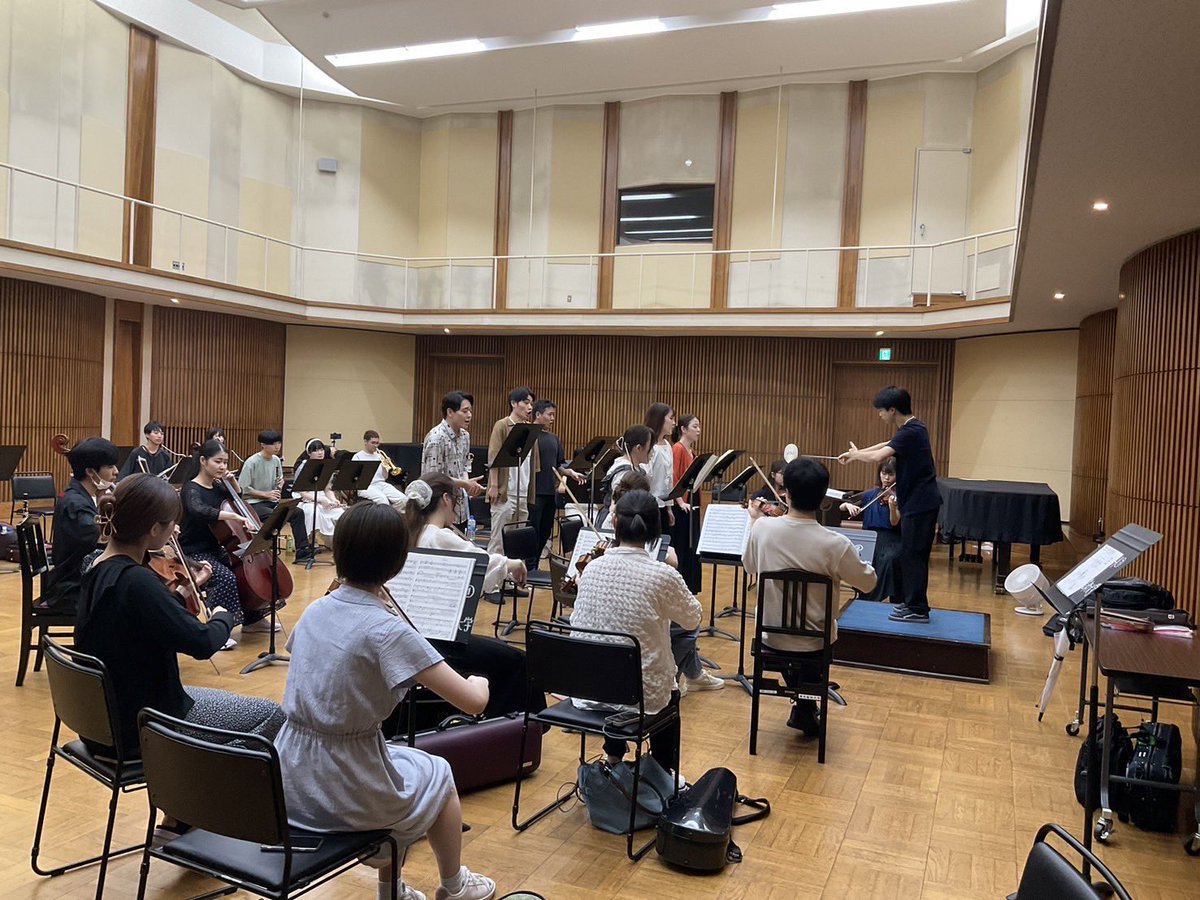 昨日第1回目オーケストラ合わせが行われたのでその様子をお届けします🎶✨

指揮科の伊東くんを筆頭に素晴らしい音楽を作り上げてくれています🙂‍↕️❕
当日奏楽堂でお届けできることをとても楽しみに一同頑張っているので、是非お越しください🍀✨

#藝祭2024 #東京藝術大学 #オペラプロジェクト
