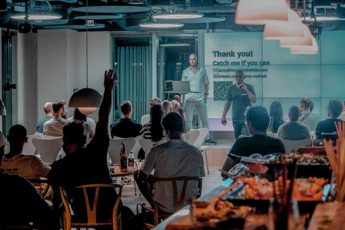 chrisdoesapps's tweet image. Graceful to be here again. @warsawjs Warsaw JavaScript conference 

From the floor simply means a regular scoring shot.