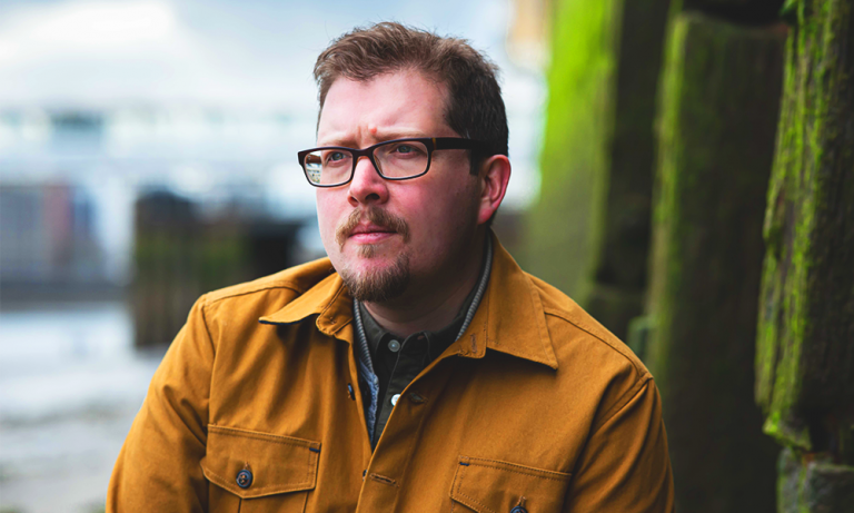 Reweirding: tweet media