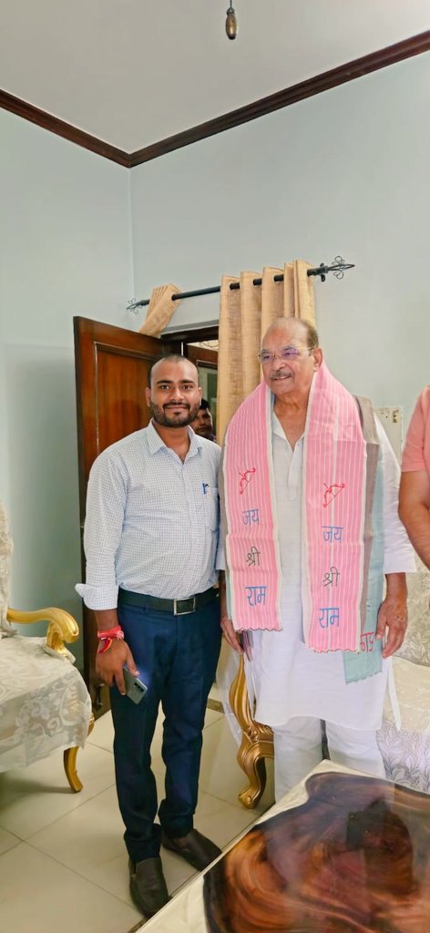 ankuryadavaky's tweet image. देखना साथ ये छूटे न बुजुर्गों कहीं
पत्ते साखों पे रहे तो हरे रहते है।
@idpyadav @Dmalikbku @Adv_PRB_KUMAR @ajaymohanbku11 @igaganindia @Rajtomarbku @BKUA_firozabad @MohitYadav1612 @thes4mball @bkuaLucknow @DigamberSingh_ @Harinambkua #benbvolliefde #dpyadav