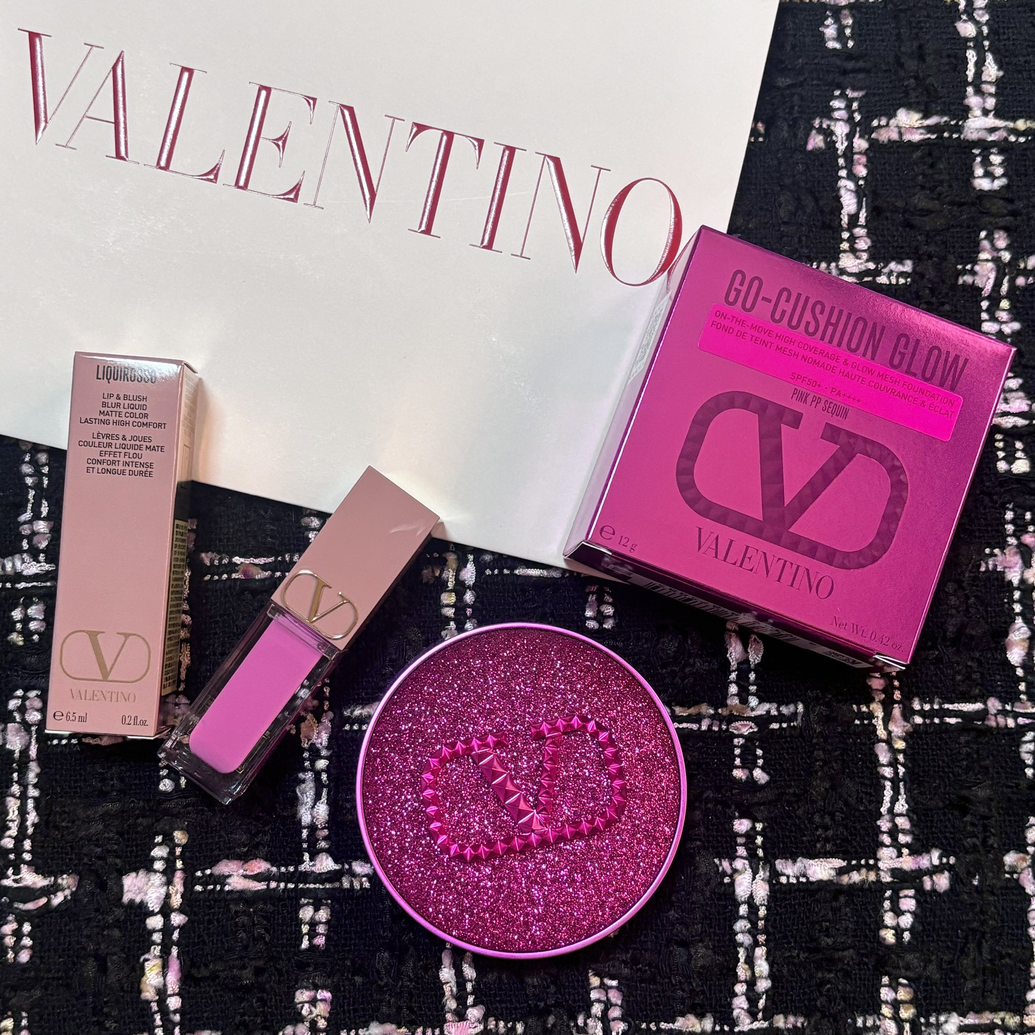 VALENTINO GO クッション グロウ PINK PP シークイン 【公式通販】