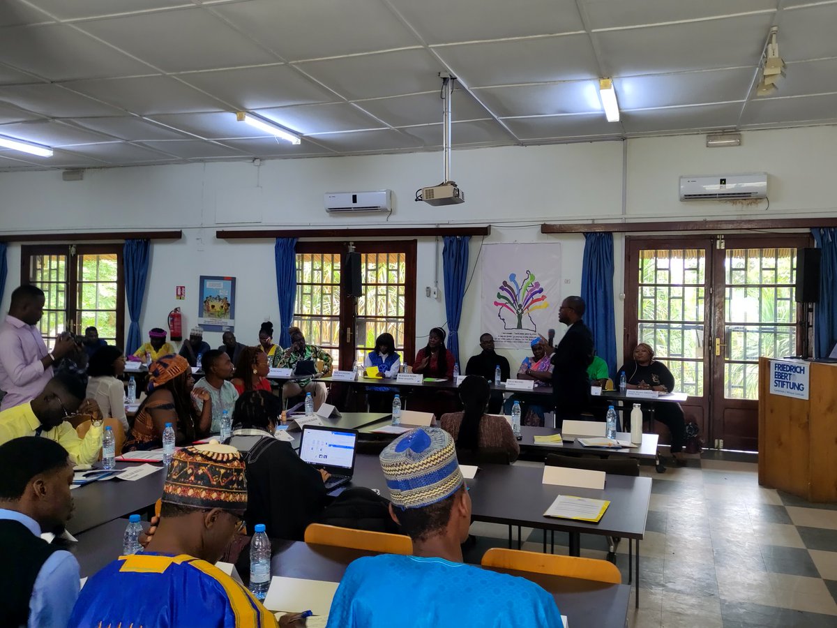 Launch of the next edition of this year's #JeunesLeaders by <a href="/FESKamerun/">FES Kamerun</a>. Our participants are trained on public speaking / l'art oratoire