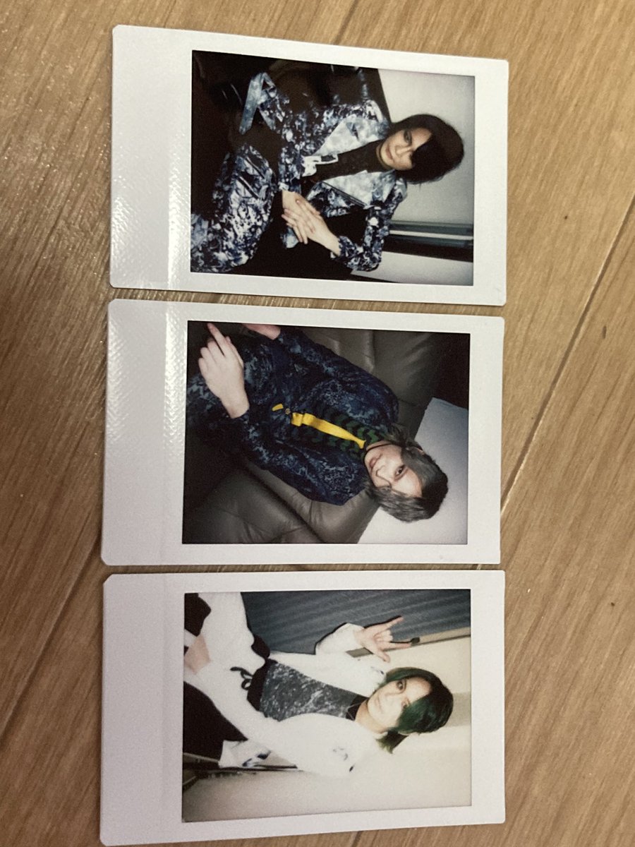 ひ tweet media
