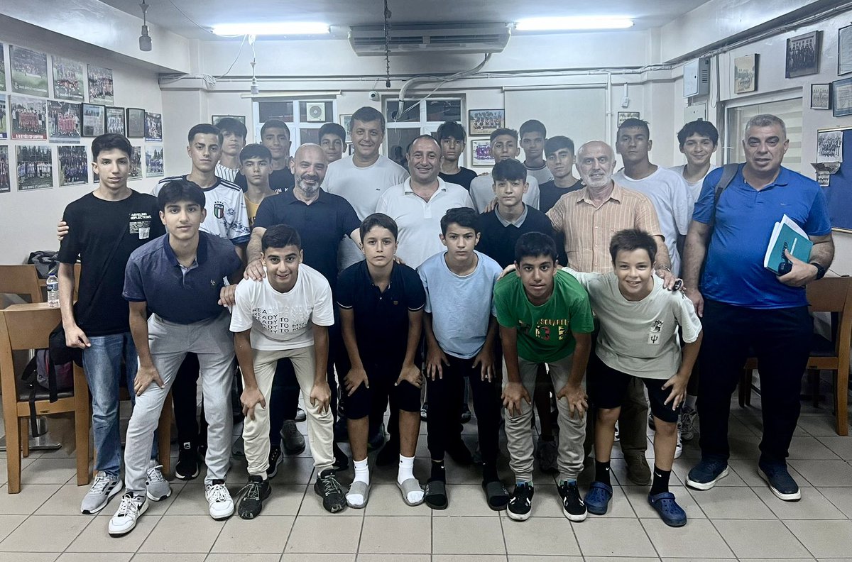beyoglukbirligi's tweet photo. Emir Efendi spor kulübünü ziyarette bulunduk. Pırıl pırıl Türk Gençliği . 🧿 https://t.co/YbFVNepNCn