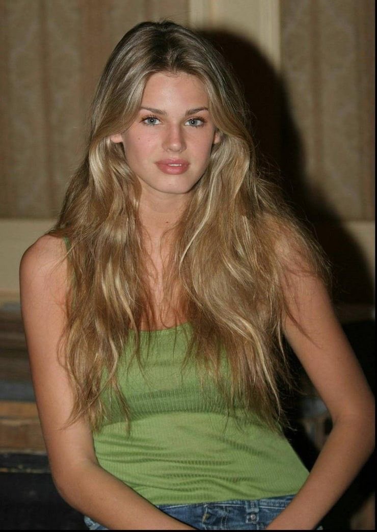 Mischa ༒ tweet media