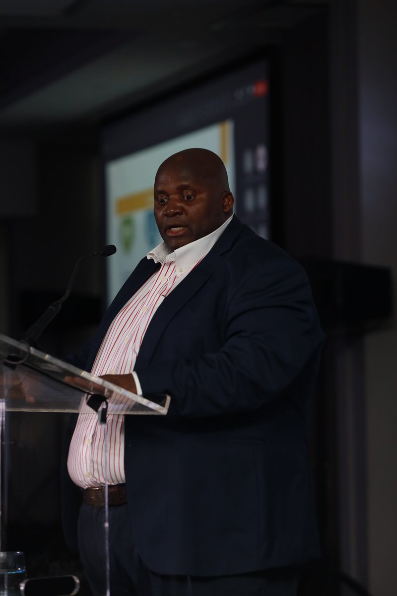 The #psiawards2023 winners Smart Agriculture Box addressing delegates is Dr @Maanda Dagada: Head: Farmer Support and Development Services: <a href="/MpumalangaGov/">Mpumalanga Provincial Government</a> @Dardla project putting  food on people’s tables. #psiconference2024 <a href="/GCIS_KZN/">GCIS_KwaZulu-Natal</a> <a href="/thensgZA/">The National School of Government</a> <a href="/thedpsa/">DPSA</a> <a href="/VukuzenzeleNews/">Vuk'uzenzele</a>