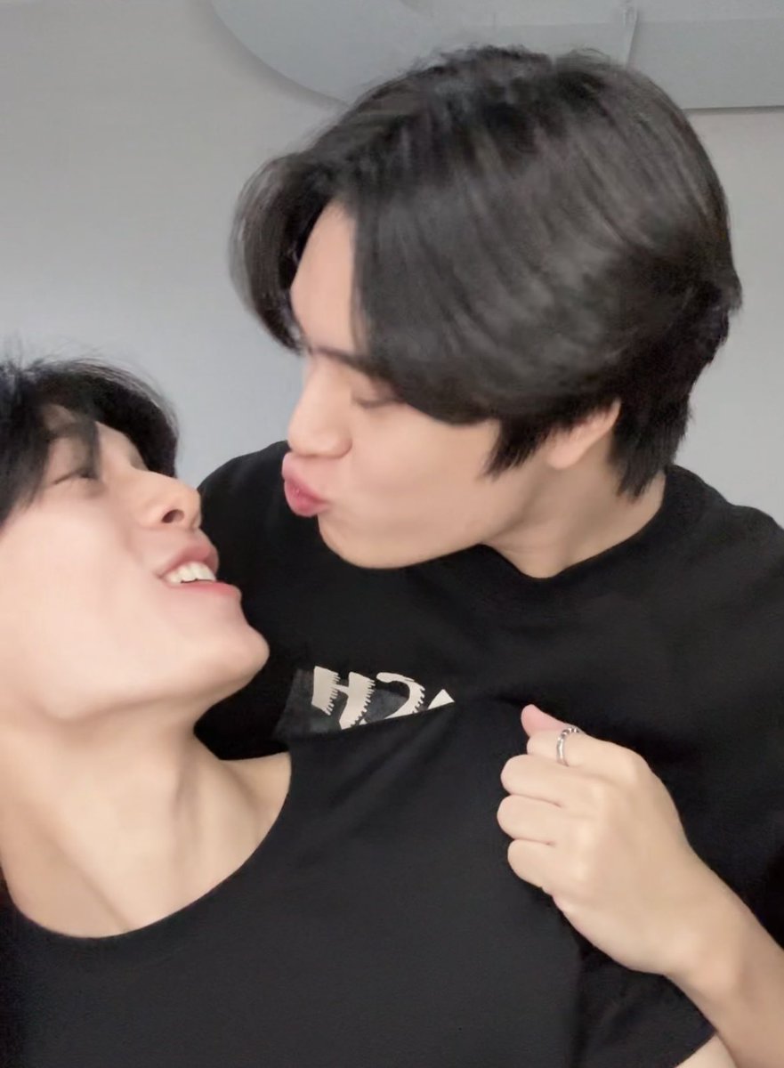 🐈‍⬛ one in a hundred 🎀 tweet media